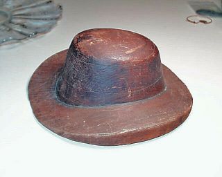 Fine Early 20th Century Antique American Wooden Millinery Hat Mold With Brim 2