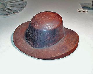Fine Early 20th Century Antique American Wooden Millinery Hat Mold With Brim 3