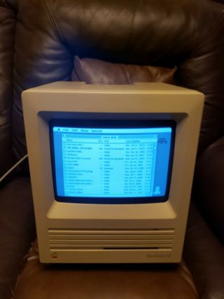 Vintage Apple Macintosh Se Computer M5011 No Keyboard
