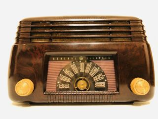 ANTIQUE OLD 1946 GENERAL ELECTRIC 100 SUPERHETERODYNE GE BAKELITE VINTAGE RADIO 3