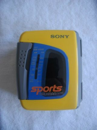 Vintage Sony Wm - Fs191 Sports Walkman Am/fm Radio Cassette Player L@@k