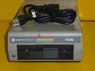 Commodore 64 Floppy Disc Drive Model 1541 5.  25 "