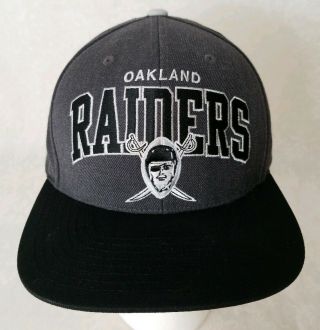 Vintage Oakland Raiders Mitchell & Ness Snapback Cap Hat Dark Grey & Black Nfl