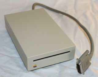 Apple 800k External Floppy Drive,  Model M0131,  825 - 1174