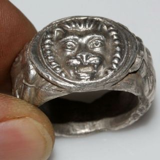 Unique - Circa 500 - 300 Bc Ancient Greek Massive Silver Ring With Lion And Panther