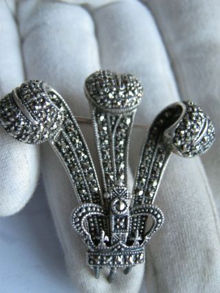 FULLY HALLMARKED VINTAGE STERLING SILVER PRINCE OF WALES FEATHERS BROOCH 2
