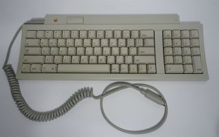 Vintage Apple Keyboard Ii M0487 Macintosh With Adb Cable