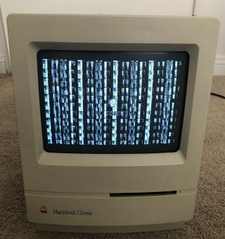 Vintage 1991 Macintosh Classic M1420 Apple Computer