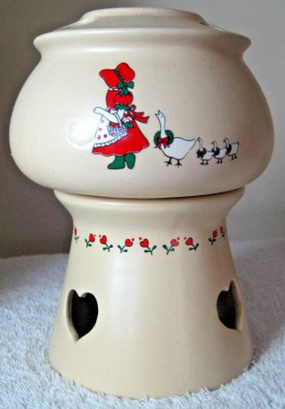 Vintage 1987 Ceramic Potpourri Warmer Pot Country Style Holiday Design