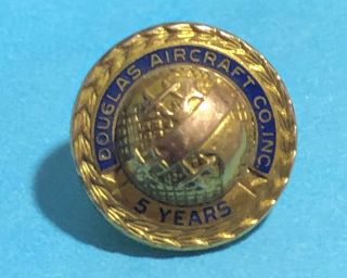 Douglas Aircraft Co. ,  Inc. ,  5 Year Service Pin,  - Screwback Pin ✈ 1/10 10k - 01mg
