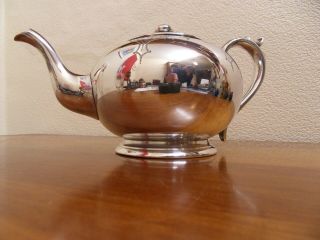 VINTAGE SILVER PLATE TEAPOT WITH LOVELY ENGRAVED PATTERN - GLEN PLATES SHEFFIELD 2