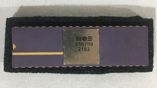 & Ceramic Mos 6567r8 Vic - Ii C64 Commodore 64 Chip Date Code 2183