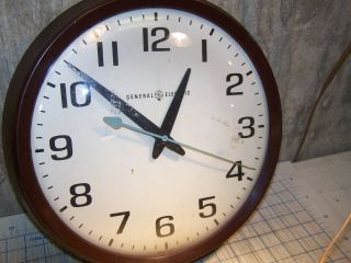 Vintage General Electric Wall Clock Model 2012 Plastic Large School Clock 13 "