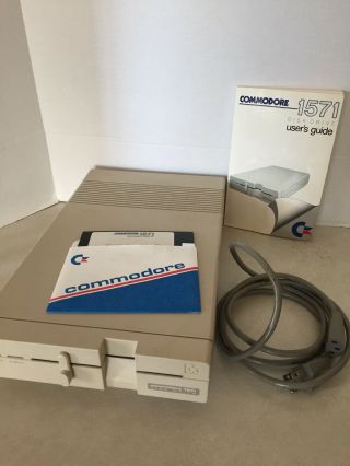 Vintage Commodore 1571 5.  25 " Floppy Disk Drive,  Demo Disk,  Cord,  Users Guide