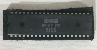 & Mos 6567r8 Vic - Ii C64 Commodore 64 Video Chip Date Code 3183