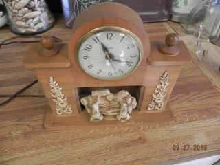 United Vintage Electric Mantle Clock With Lighted Fireplace