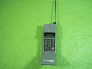 Vintage Motorola Cellularone Cell Phone Model F09hld8416bg