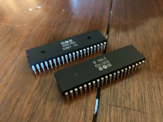 Pulled Mos 6567r9 Vic - Ii C64 Commodore 64 Chip Ic Oem - Set Of 2