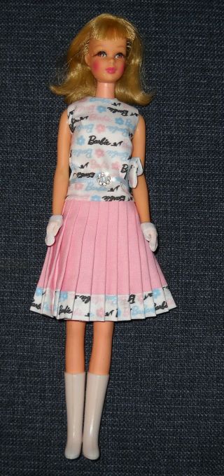 Stunning High Color Vintage Francie Doll In Cute Outfit