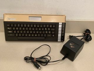 Vintage Atari 600xl Computer W/power Supply / Powers Up.