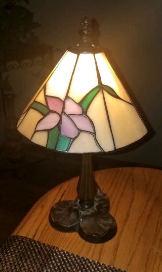 Fine Vintage Small Tiffany Style Stained Leaded Glass Lamp 15 " Floral Boudoir