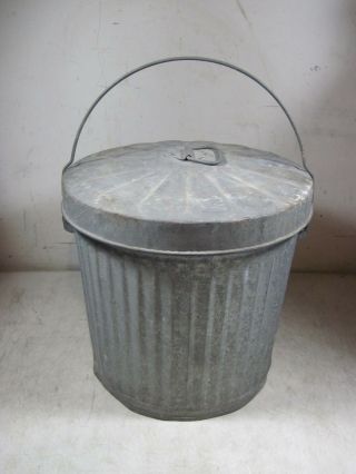 Vintage Antique Small Galvanized Steel Trash Can W/daisy Pattern Lid Fluted