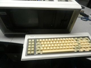 Vintage Compaq Model 101709 Brief Case Computer