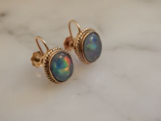 A STUNNING 9 CT GOLD ANTIQUE OVAL 6.  00 CARAT BLACK OPAL EARRINGS 3