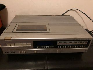 Vintage 1984 Sanyo Beta Vcr 4400 Powers Up But Non Functional.  & Remot