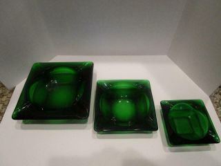 Set Of 3 Vintage Mid Century Emerald Green Glass Square Heavy Stackable Ashtrays
