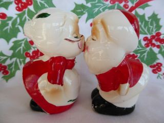 Vintage Santa & Mrs Claus Christmas Kissing Salt & Pepper Shakers Japan