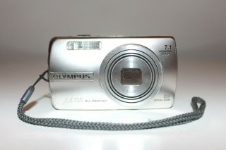 Olympus µ 750 Compact Digital Vintage Camera 7.  1 Megapixel 5x Optical Zoom