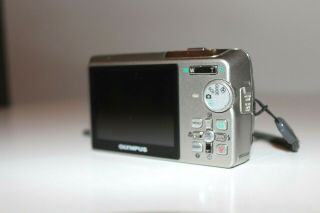 Olympus µ 750 Compact Digital Vintage Camera 7.  1 Megapixel 5x Optical Zoom 3