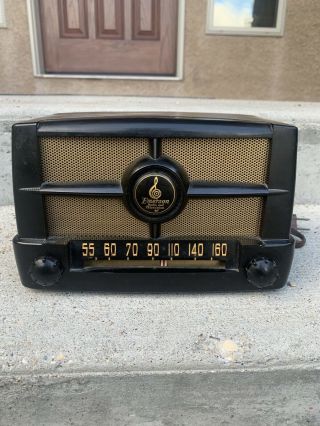 Vintage Emerson Model 587 Radio