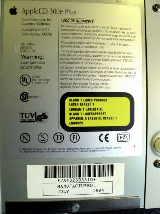 AppleCD 300e Plus External SCSI CD - ROM Drive Model M2918 - 3