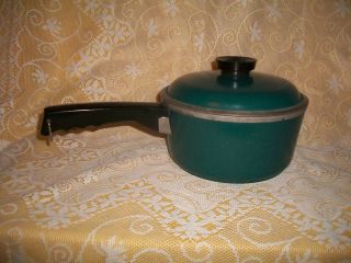 Vintage Club Cookware Hunter Green Aluminum 1 1/2 Qt.  Sauce Pan With Lid.