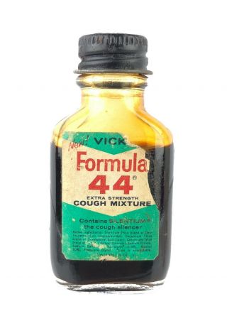 Vintage Vicks Formula 44 Glass Bottle.  5 Oz Silencium Cough Silencer Paper Label