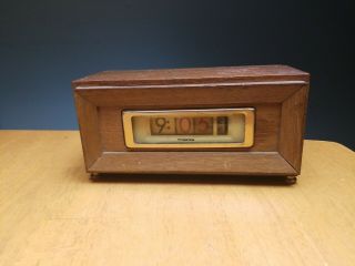 Mid Century Retro Vintage Numechron Tymeter Flip Clock Model 851.  Running