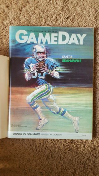 3 Seattle Seahawks Gameday Programs,  89 Seahawks Factsbook,  1977 ProBowl Program 2