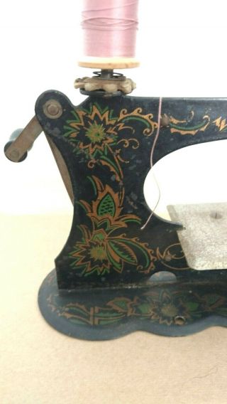 Antique Fiddle Base - Front Winder - Child ' s Toy Sewing Machine - Muller ? 3