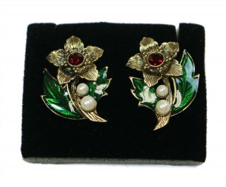 Vintage Avon " Rich Christmas " Red Green Gold Tone Flower Faux Pearl Earrings