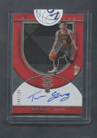 2018 - 19 Crown Royale Silhouettes Trae Young Hawks Rc Jersey Auto /199