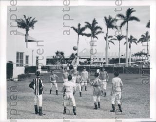 1945 Miami Gulfstream Park Jockeys Play Volley Ball Press Photo