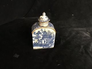 Chinese 18th C Qianlong Blue And White Porcelain Tea Caddy & Lid