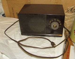 Vintage RCA VICTOR Bakelite Tube RADIO Model 3 - x - 521 VGC 3