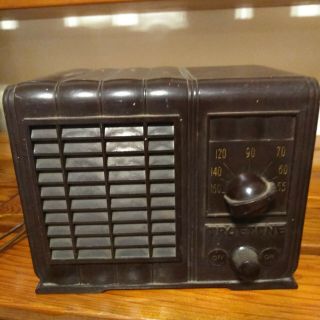 Vintage Truetone Model D2707 Radio,  1940 