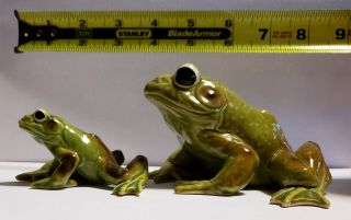 Vintage Ceramic Frogs - - Set of 2 - - Pre - owned - - 2