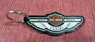 1903 - 2003 Harley Davidson Motor Cycles Vinyl Logo Key Chain Fob Fargo Nd Sh
