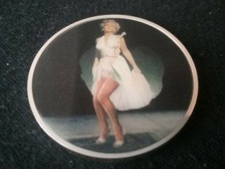 MARILYN MONROE SILVER 3D COIN,  IMAGE MOVES TO ICONIC MARILYN SKIRT BLOWING 2
