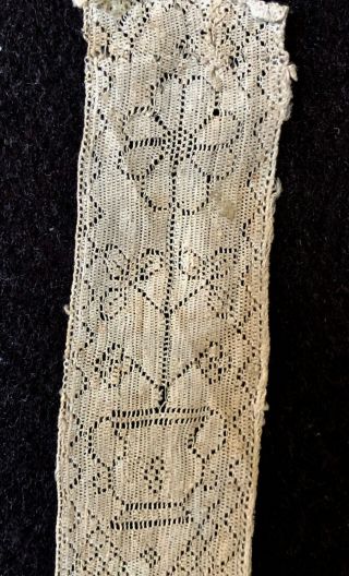18th C.  Hollie Point Needle Lace Strip With Two Flower Pots Collector